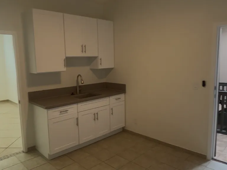 5600 S Broadway #4 — Photo 3