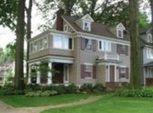 13012 Cedar Rd, Cleveland, OH 44118