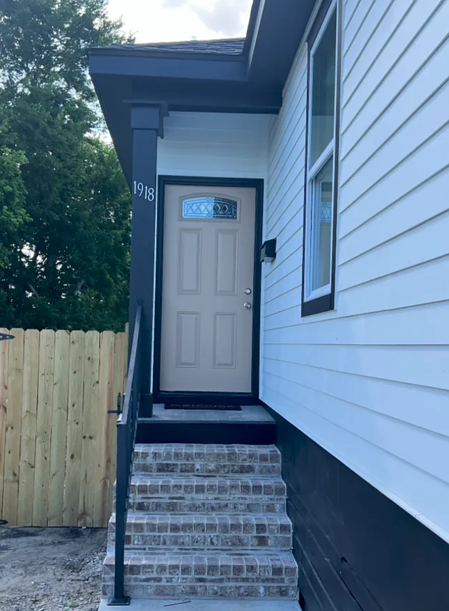 2 bed, 744 sqft, $1,450 — Photo 2