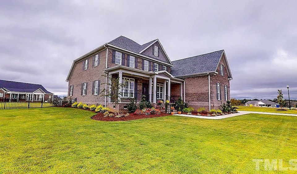 1st image of 144 Cedar Springs Dr