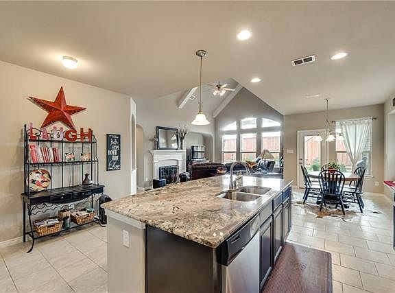 5th image of 8721 Devonshire Dr