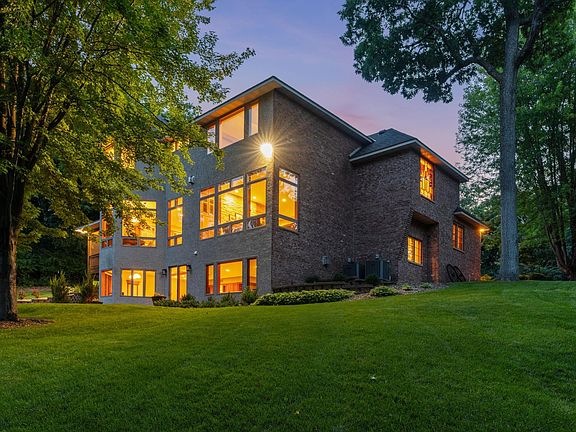 3rd image of 720 Timber Ln