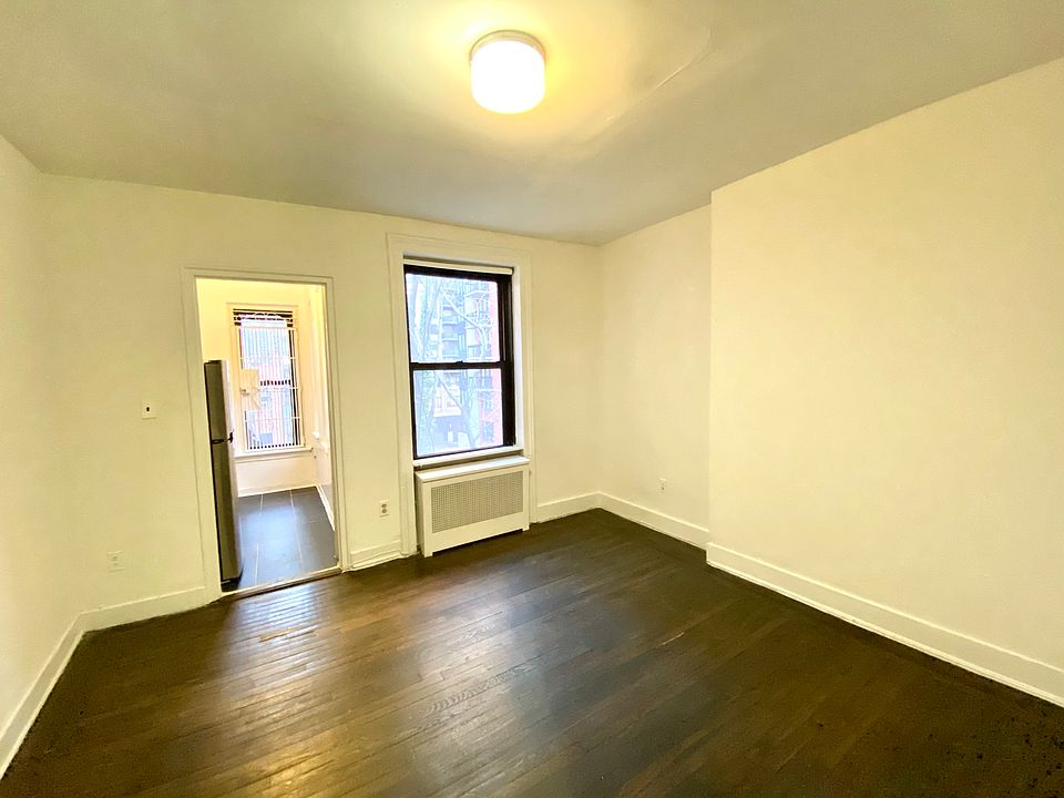 2nd image of 243 E 39th St APT 5D