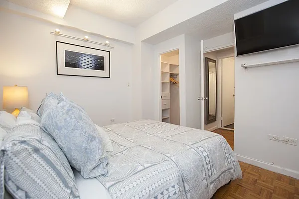 Rented by Global Realty Opportunities | media 67