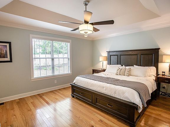 4th image of 205 Hudders Creek Way