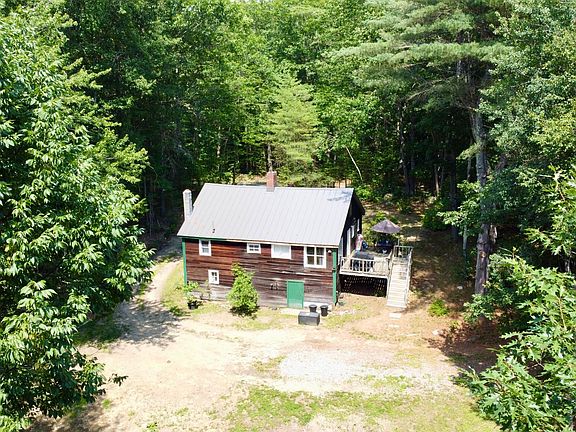 4th image of 418 Old Woodman Hill Road