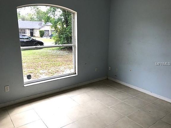 4th image of 1721 N Merrick Dr