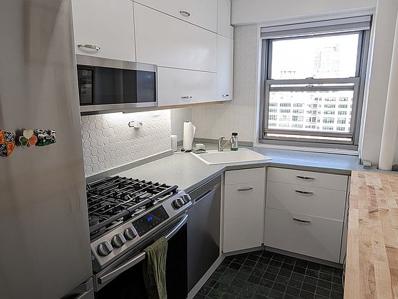 4th image of 175 Adams St APT 14C