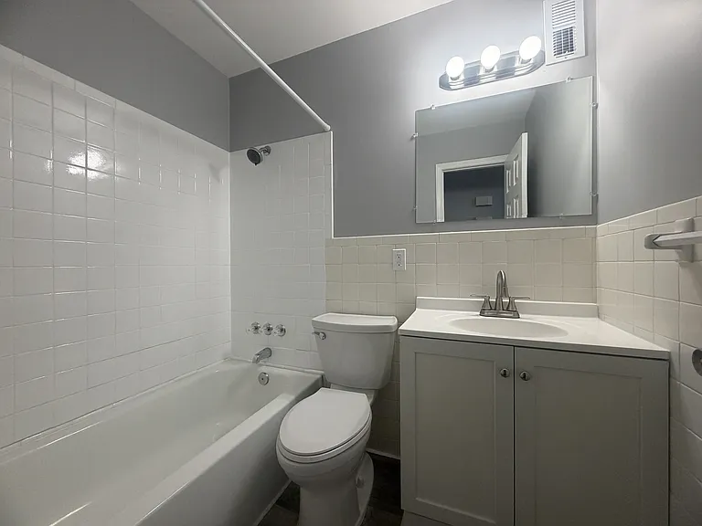 902 E Frederick St — Photo 14