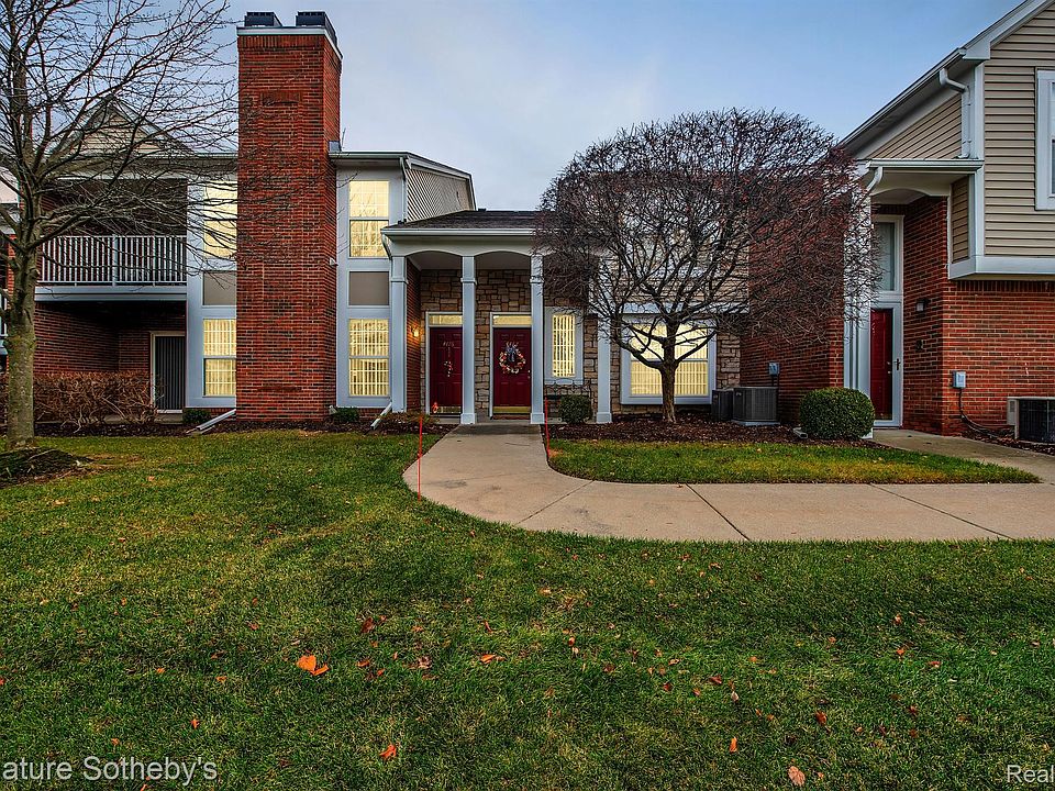 1st image of 4482 Berkshire Dr