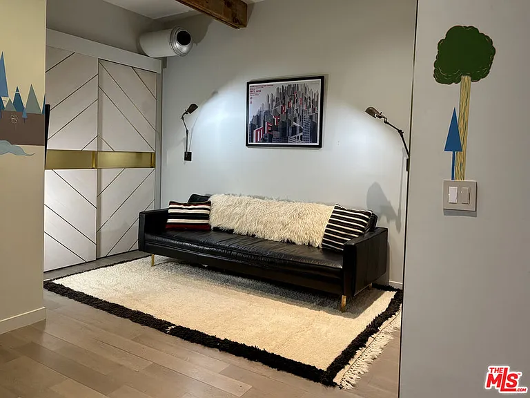 527 Molino St #401 — Photo 10