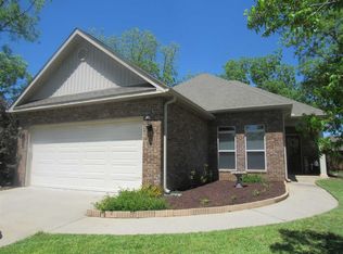 200 Greythorne Dr, Kathleen, GA