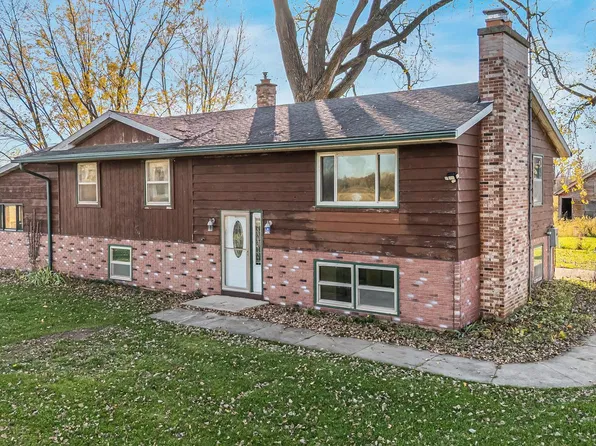 N2805 33rd Ln, Berlin, WI 54923