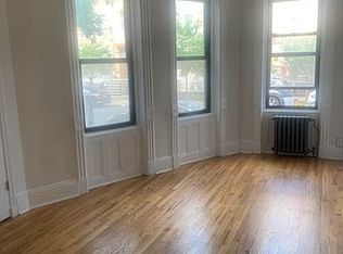 1690 Grove St #1L, Ridgewood, NY 11385