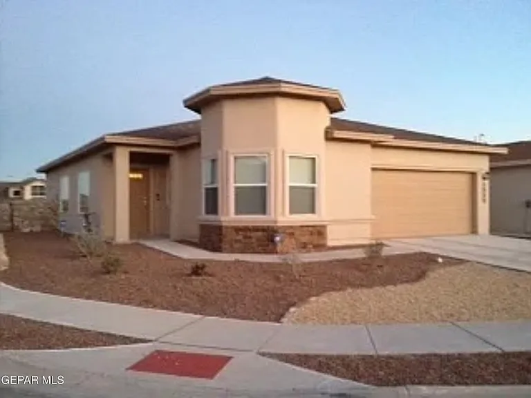5980 Redstone Rim Dr — Photo 1