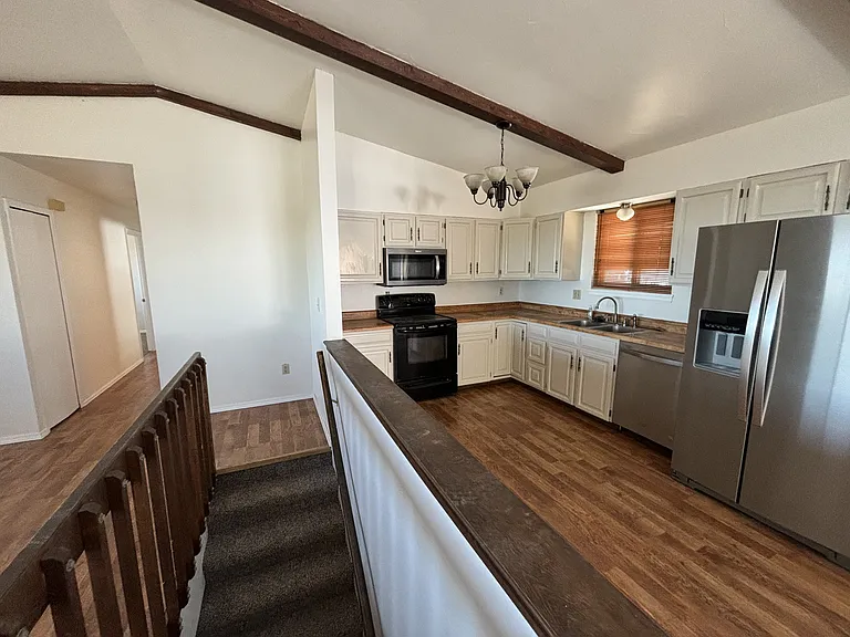 355 Forest Rd — Photo 4