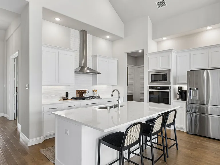 16664 Nightshade Rd — Photo 4