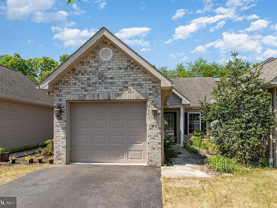 90 Keswick Dr