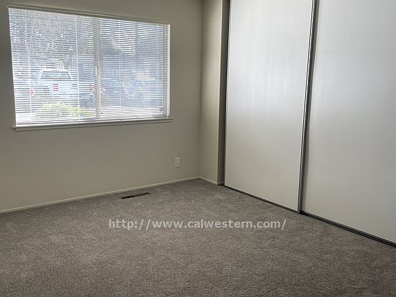 2nd image of 114 Dardanelli Ln APT 2