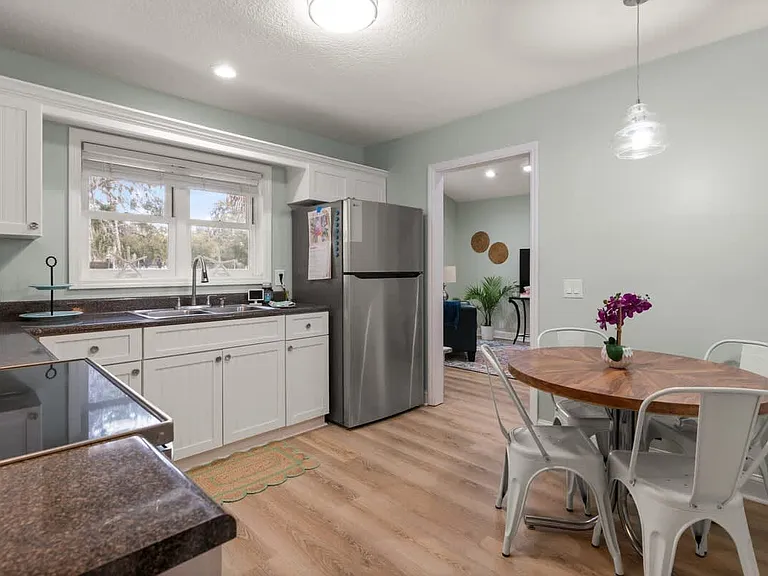 1105 Grant St — Photo 9