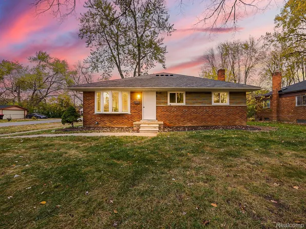 28316 Sutherland St, Southfield, MI 48076