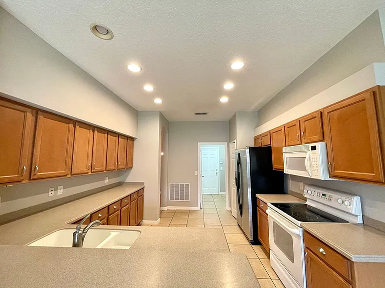 4785 Tarflower Ln — Photo 9