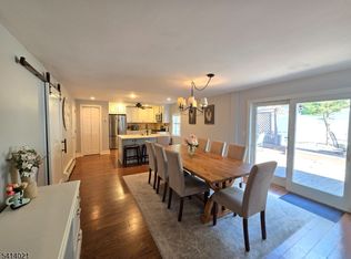 7 Oakwood Trl, Kinnelon Boro, NJ 07405