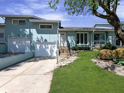 6525 W 49th St, Mission, KS, 66202