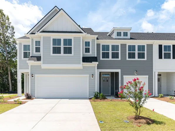 573 Trotters Ln #220, Moncks Corner, SC 29461