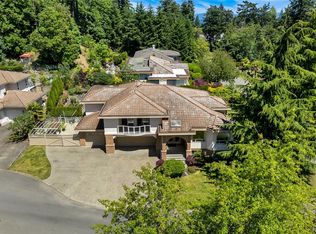 948 Boulderwood Rise, Saanich, BC V8Y 3G5