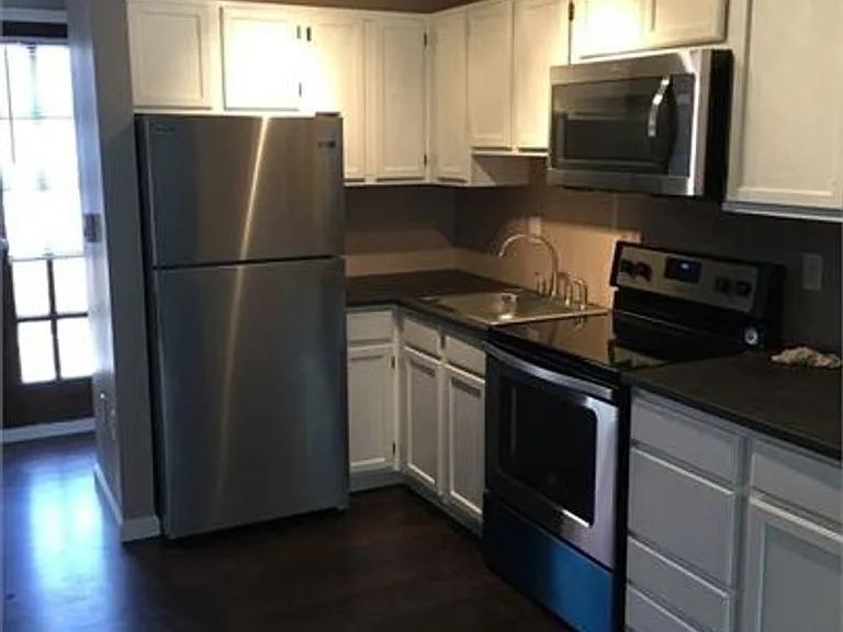 614 Armandale St — Photo 14