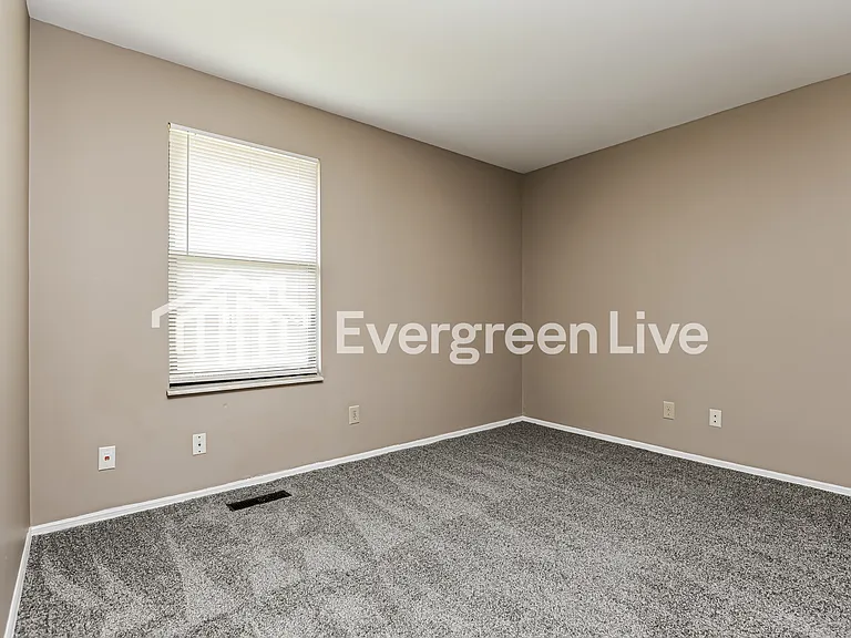 1262 Firethorne Dr — Photo 11