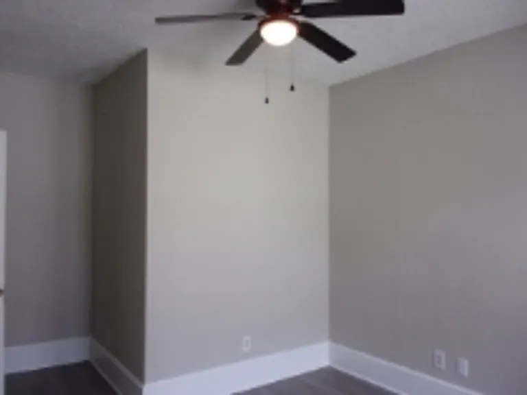 411 N Confederate Ave — Photo 8