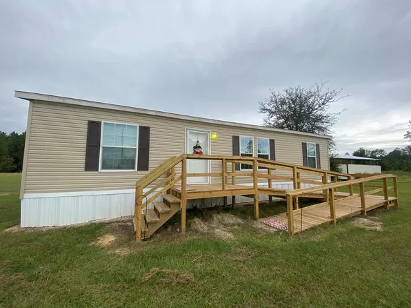 8455 SW 76th St, Trenton, FL 32693