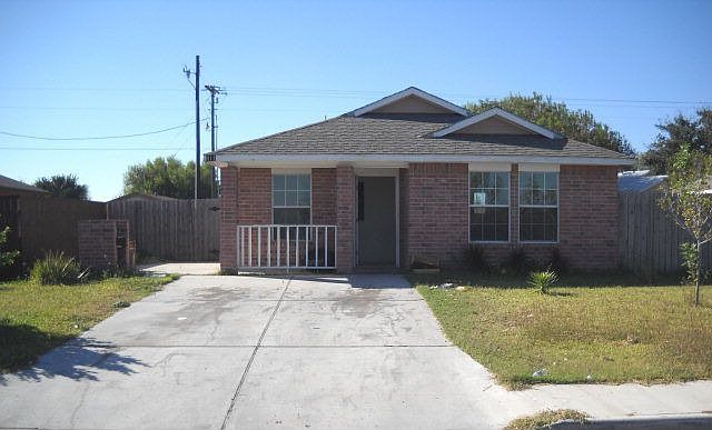 1st image of 411 Delia Ave