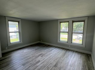 272 W 4th St, Manteno, IL 60950