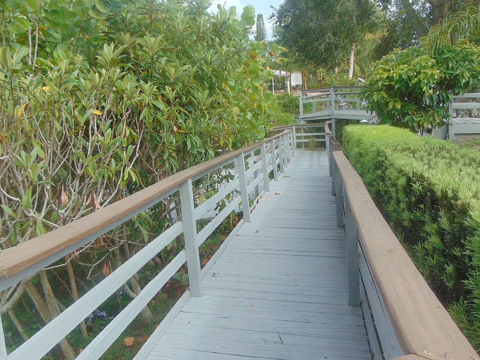 1st image of 1239 SW Covered Bridge Dr
