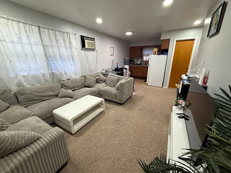 23 E 24th St #2 — Photo 3