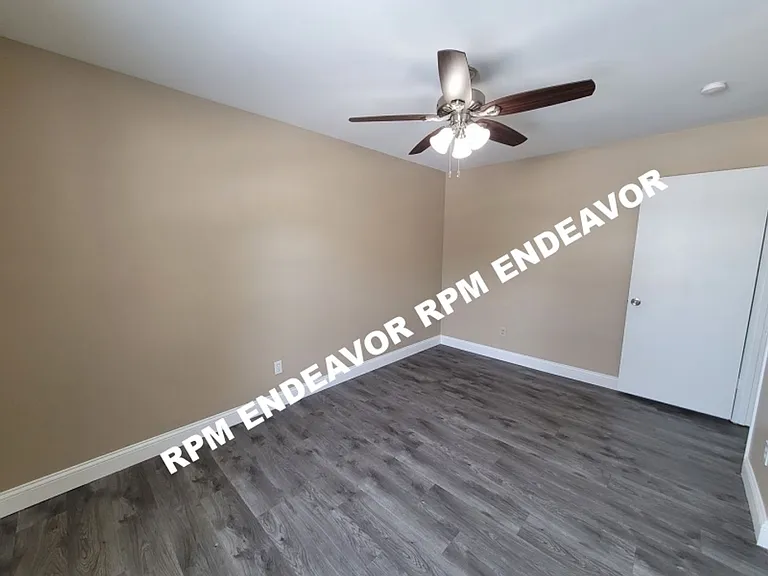 2029 Kentmore Ln — Photo 13