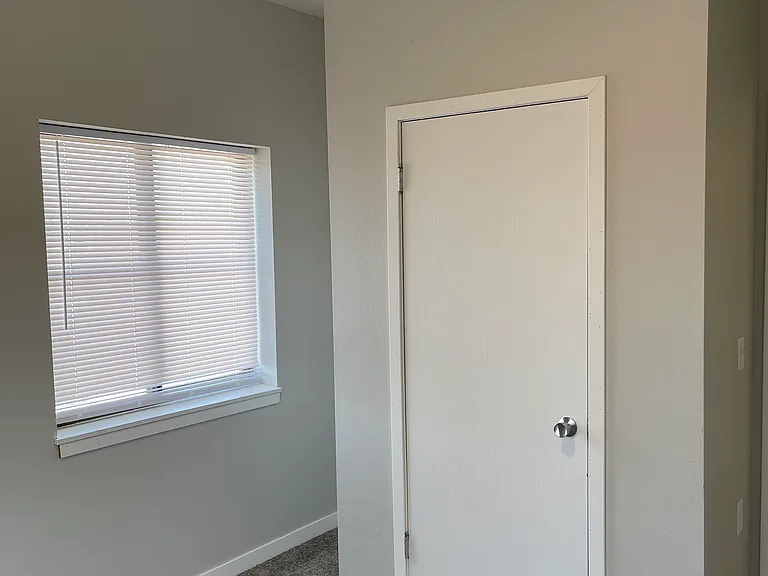 325 E College St #1611 — Photo 17
