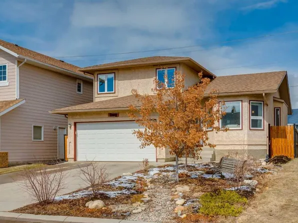 109 S Sundown Pl SE, Calgary, AB T2X 3B7