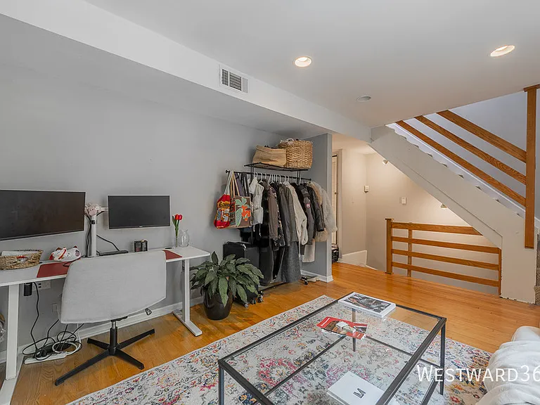 740 W Webster Ave #G — Photo 6