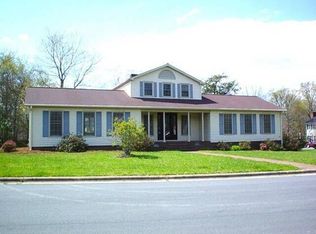 1902 Bradbury Dr, Burlington, NC 27215