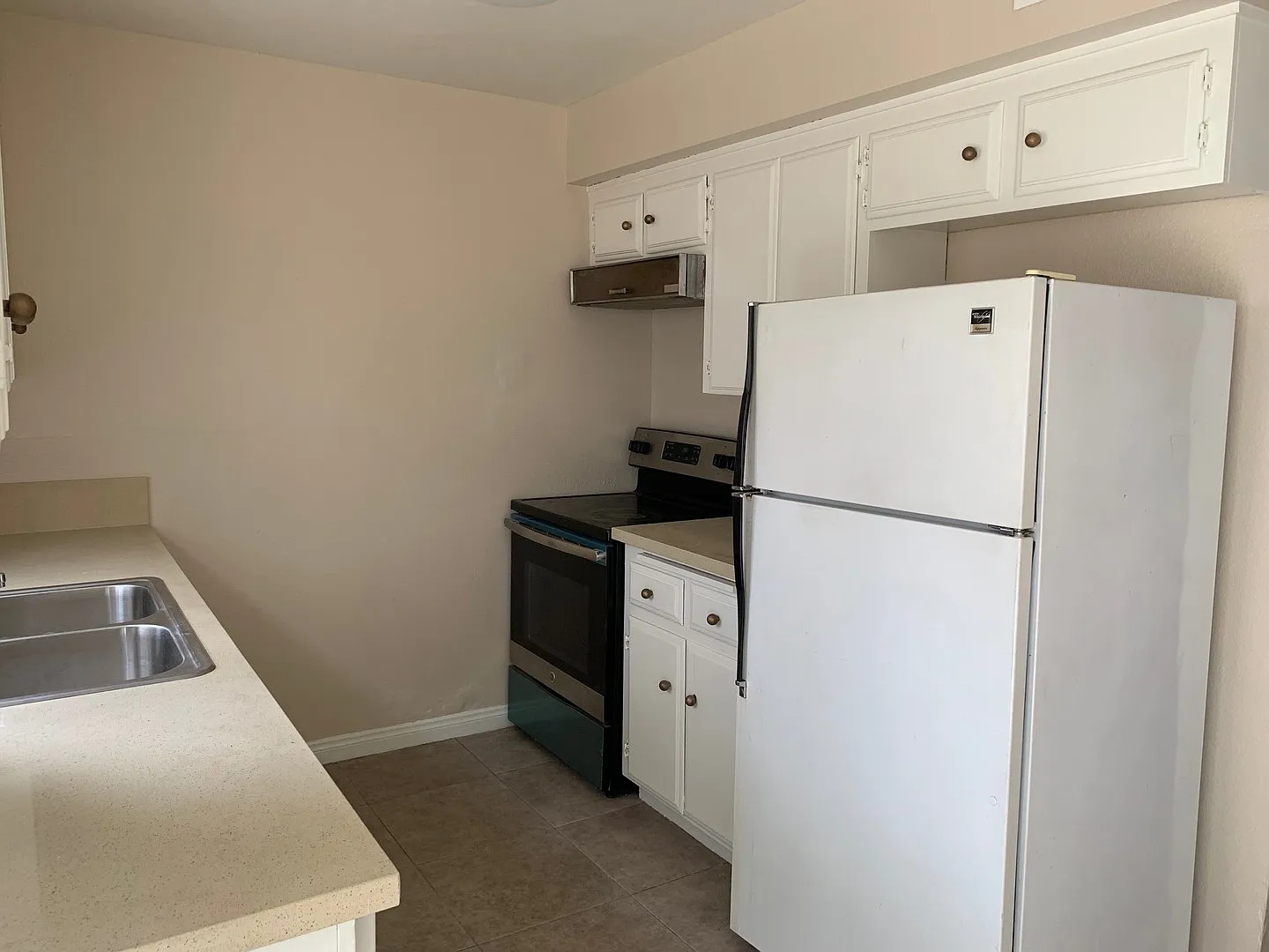 Beautiful 3 Bedroom Condo in Duarte — Photo 3