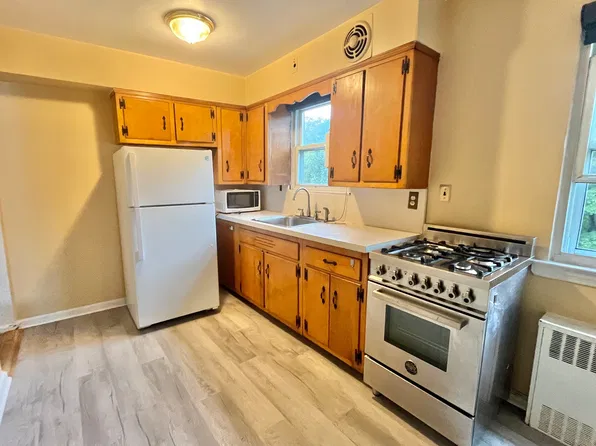 (undisclosed Address), Yonkers, NY 10701