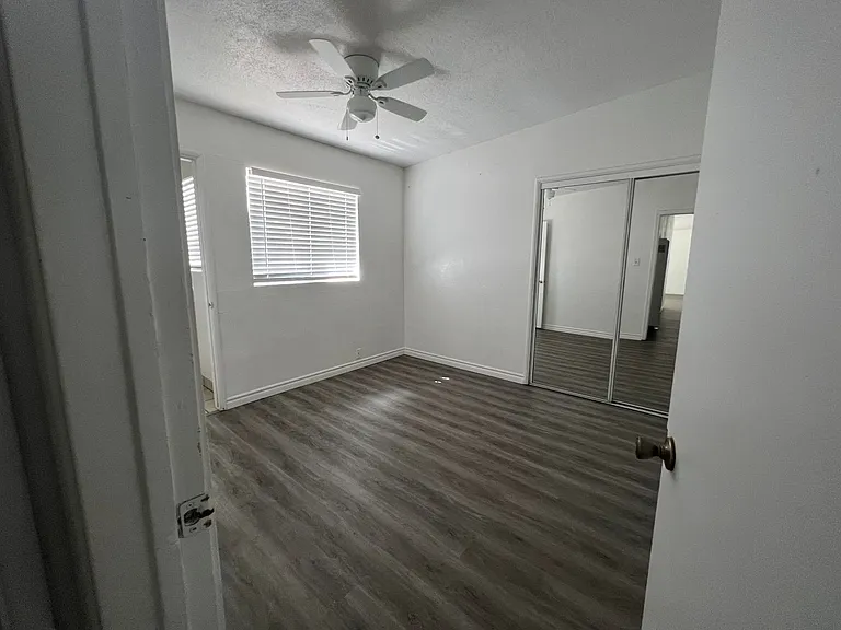 320 Palm Dr — Photo 8
