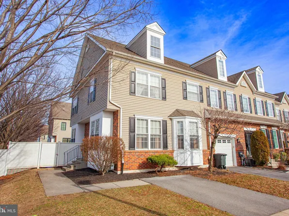 2109 Trevi Ct, Philadelphia, PA 19145