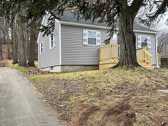 2nd image of 642 Newman St