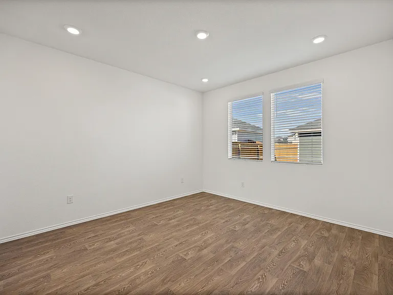 310 Puerto Plata Ave — Photo 7