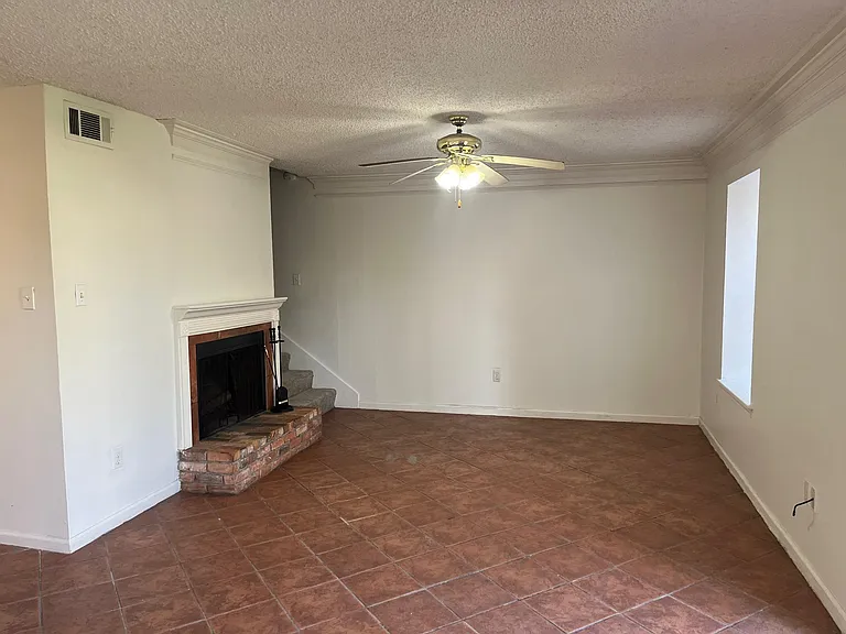 5233 E Hunters Chapel Ct #C — Photo 4